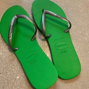 NWOT Lime green and silver Havianas size 6